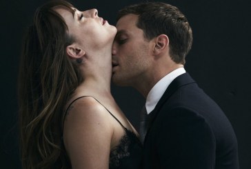 Fifty Shades Freed” kalon 300 milionë dollarë përfitime, kurse trilogjia ka përfituar në total 1.25 miliard dollarë