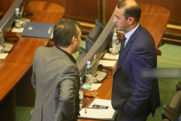 Daut Haradinaj, Rexhep Selimit: S’ke ushtarë për kufi, lej ato pallavra