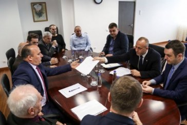 HARADINAJ LAVDËRON KOMISIONIN E UDHËHEQUR NGA BULLIQI