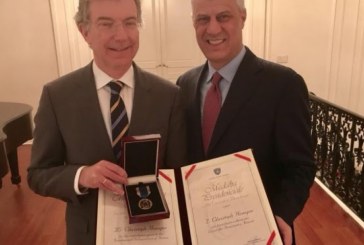 THAÇI IA NDAN MEDALJEN PRESIDENCIALE AMBASADORIT GJERMAN NË OKB