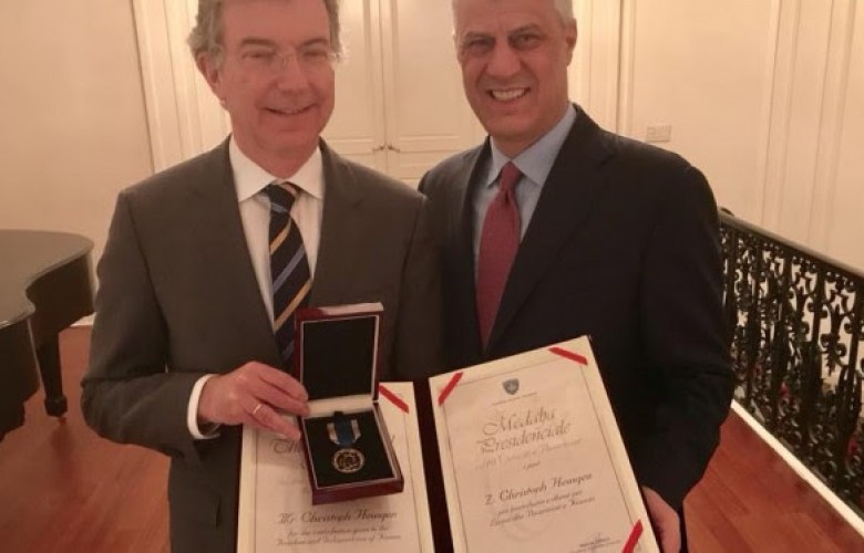 THAÇI IA NDAN MEDALJEN PRESIDENCIALE AMBASADORIT GJERMAN NË OKB