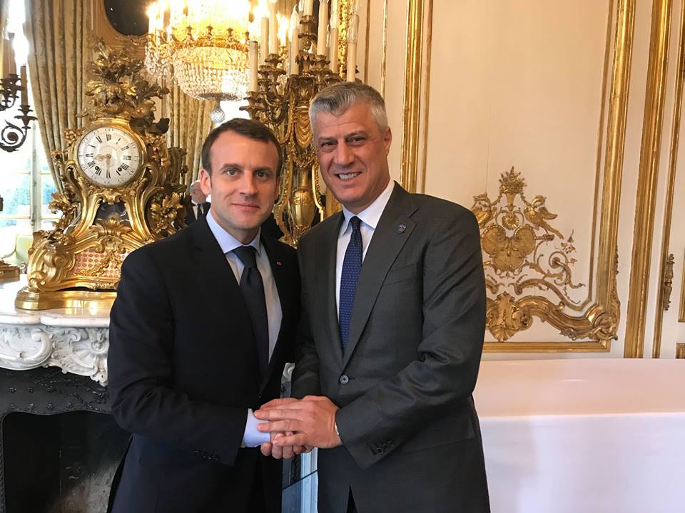 Presidenti Thaçi pritet nga presidenti i Francës Emannuel Macron