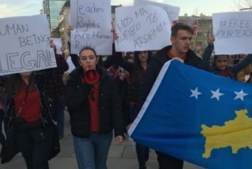 Kush po proteston kundër ekstradimit të gjashtë gylenistëve nga Kosova në Turqi