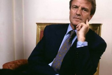 Kouchner: Transformimi i Thaçit nga lider i luftës në burrështetas i paqes është mahnitës