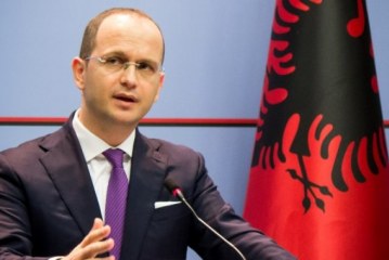 Bushati: Kërkojmë përgjegjësi nga Maqedonia për urrejtjen ndaj shqiptarëve