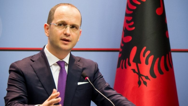 Bushati: Kërkojmë përgjegjësi nga Maqedonia për urrejtjen ndaj shqiptarëve