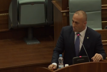 Përplasje në mes të deputetit të Vetëvendosjes Rexhep Selimi dhe kryeministrit Ramush Haradinaj.