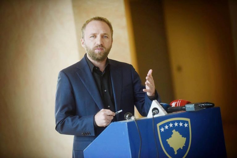 Ministri i Drejtësisë mban konferencë për media