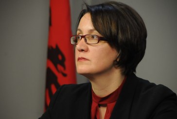 Aida Dërguti “bashkohet “me deputetet e AAK-së