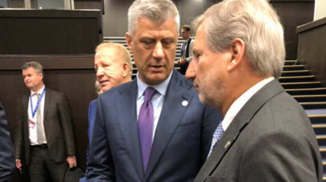 Thaçi, Hahnit: Kosova është në pritje të liberalizimit të vizave nga BE-ja