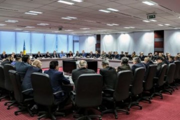 Zëvendësministrat ankohen se punojnë shumë por s’po i përcjellin mediat