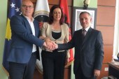 Emilja Rexhepi, bëhet pjesë e AAK-së