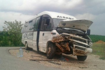 Policia tregon shkaqet e aksidentit me autobus në Pejë