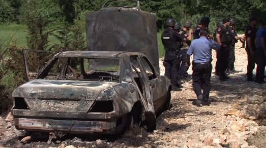 U gjet i shkrumbuar në makinë, dyshime se kosovari kishte një lidhje intime në Shqipëri