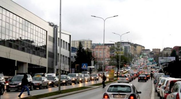 Rrugët e Prishtinës në të cilat ndalohet qarkullimi i veturave për 1 maj