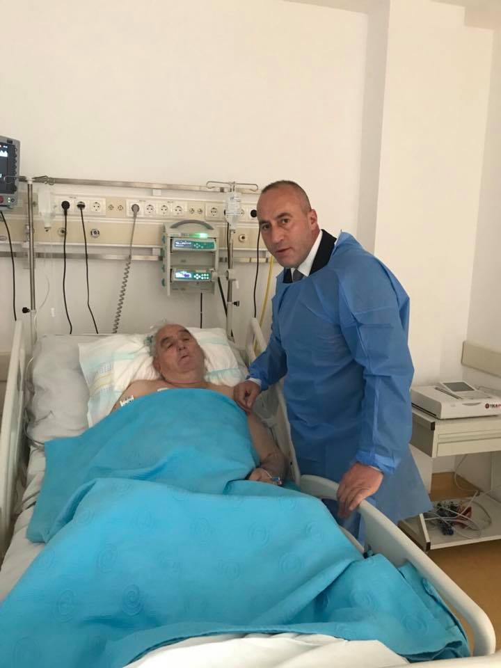 Haradinaj fjalë prekëse për babain e tij në spital