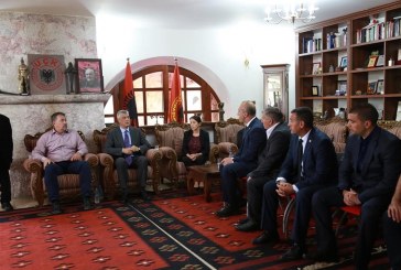 Mijëra qyetetarë e liderë të institucioneve ngushëllojnë familjen Haradinaj