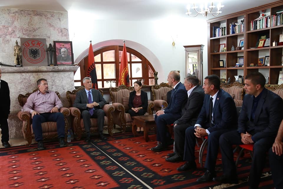 Mijëra qyetetarë e liderë të institucioneve ngushëllojnë familjen Haradinaj