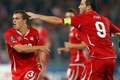 Rekordmeni i Zvicrës, Alexander Frei në mbrojtje të shqiptarëve: Jam krenar me Xhakën e Shaqirin, tani është koha e shqiptarëve në Zvicër