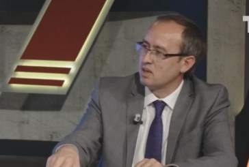 Hoti për goditjen e mikrofonit nga Daut Haradinaj: Nuk frikësohemi