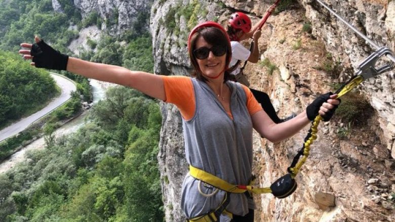 Atifete Jahjaga ngjitet në Grykët e Rugovës: Mbeta pa frymë nga bukuritë e vendit