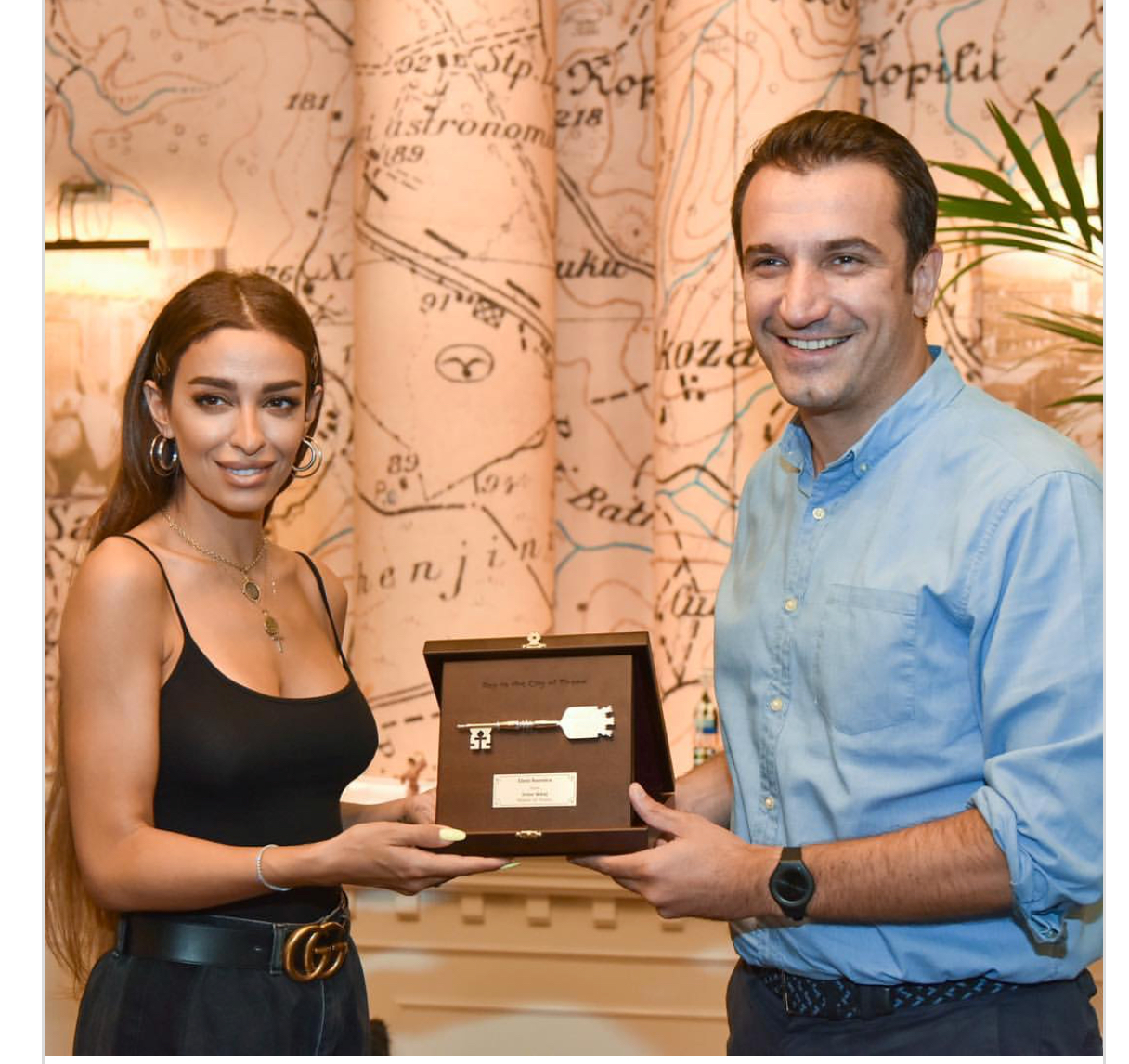 Eleni Foureira nderohet me mirënjohje nga kryebashkiaku, Erion Veliaj