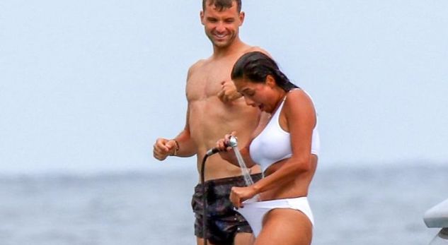 Nicole Scherzinger laget me dushë të ftohtë