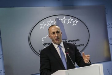 Haradinaj në përkrahje të bujqve që janë dëmtuar nga breshëri