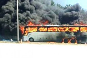 Në ‘Rrugën e Kombit’ merr flakë autobusi nga Kosova