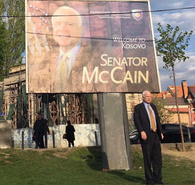 Vdes senatori John McCain