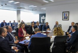 Haradinaj në mbledhje me këshilltarët e tij