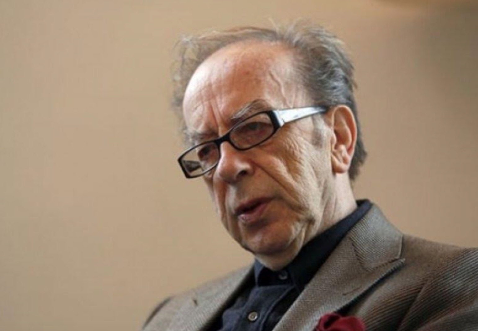 “Nëna”. Poezia e dhimbshme nga Ismail Kadare…