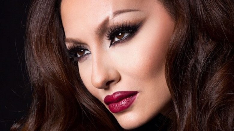 Adelina Ismaili pranon ftesën për të qenë pjesë e “Paradës së Krenarisë”
