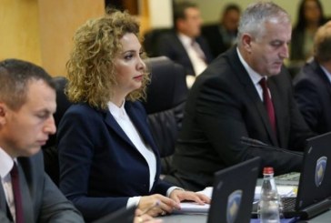 Goditje e madhe për AKR-në, largohet Albena Reshitaj