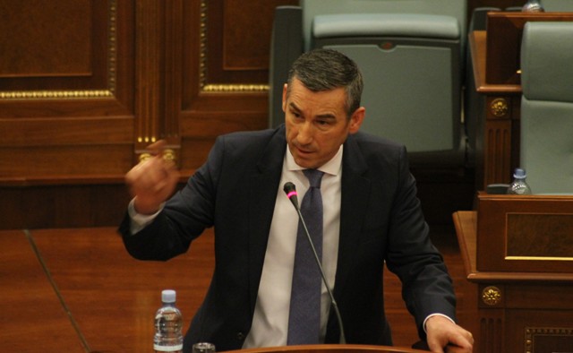 Veseli: Mos të bëjmë lojëra, të bëhemi bashkë për interesa të shtetit