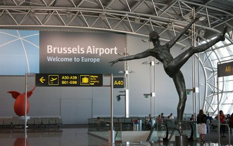 Anulohen mbi 100 fluturime për shkak të grevës në aeroportin e Brukselit