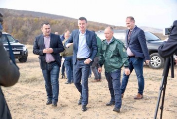 Veseli dhe Krasniqi në Gjilan mbjellin fidane, bëjn thirrje për ruajtje të ambientit