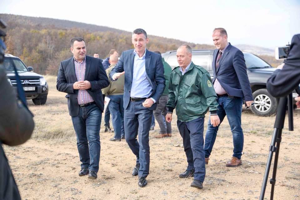 Veseli dhe Krasniqi në Gjilan mbjellin fidane, bëjn thirrje për ruajtje të ambientit