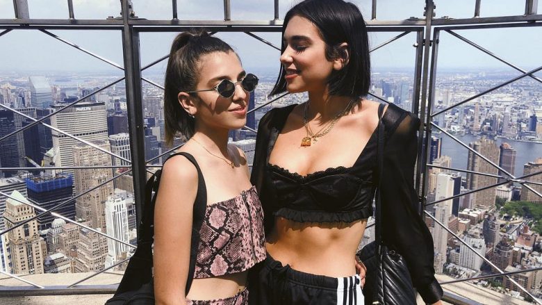 Motra e Dua Lipës, Rina nis karrierën si modele?