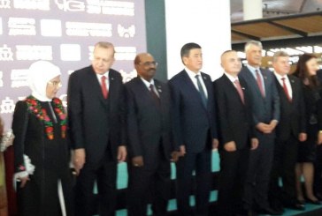 Thaçi e Vuçiq “takohen” edhe në Stamboll (Foto)