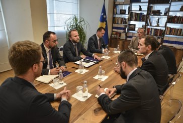 Tahiri e Smith diskutuan për Dhomat e Specializuara