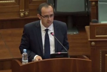 Hoti: Thaçi dëshiron të merret vesh me Vuçiqin, pa BE-në dhe Amerikën