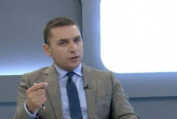 Adriatik Kelmendi flet për përplasjen ndërmjet Krasniqit dhe Sveçlës