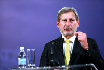 Hahn për korrigjimin e kufijve: BE nuk spekulon rreth marrëveshjes Kosovë-Serbi