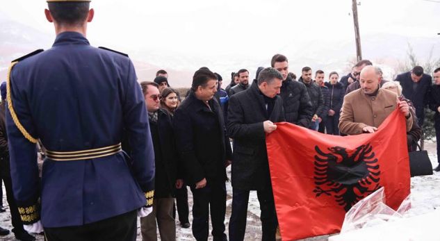 Veseli viziton Kullën e Isa Boletinit