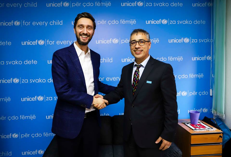 Ministri Ismaili viziton UNICEF-in në Prishtinë
