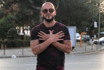 Gold AG ‘thumbon’ reperët me këtë postim