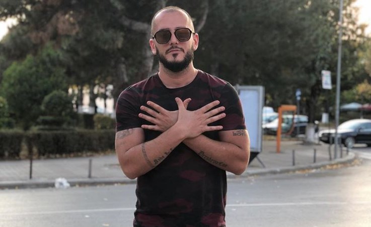 Gold AG ‘thumbon’ reperët me këtë postim