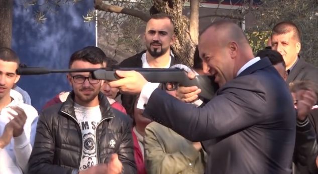 Haradinaj “qëllon”, gjuan me pushkë ( Video )