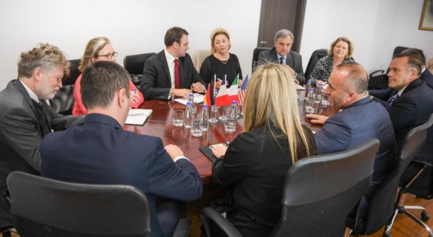 Haradinaj pas takimit me ambasadorët: Taksa nuk hiqet, produktet janë të garantuara për të gjithë